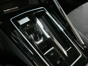 2025 Volkswagen Golf с пробегом 12 799 км