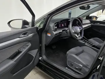 2025 Volkswagen Golf с пробегом 12 799 км