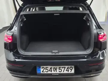 2025 Volkswagen Golf с пробегом 12 799 км