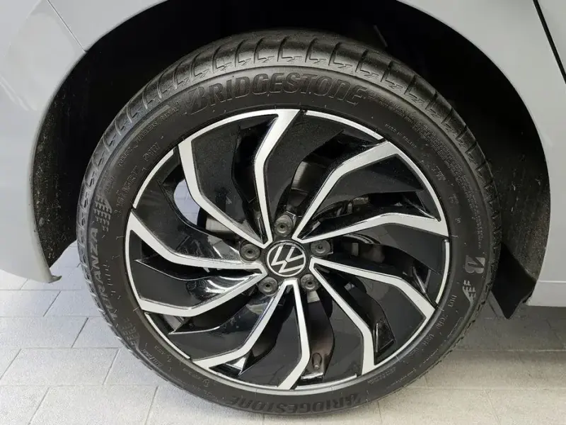 2023 Volkswagen Golf с пробегом 44 375 км