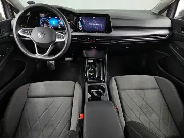 2023 Volkswagen Golf с пробегом 44 375 км