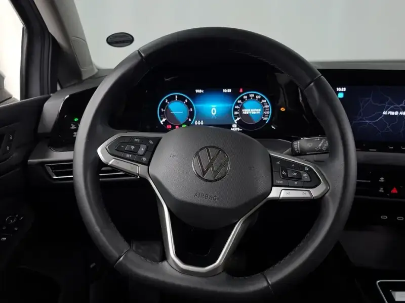 2023 Volkswagen Golf с пробегом 44 375 км