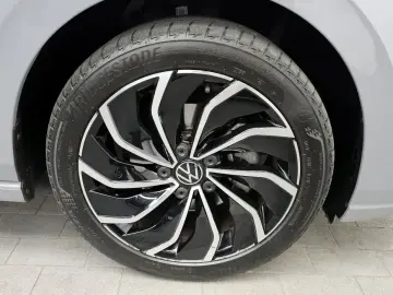 2023 Volkswagen Golf с пробегом 44 375 км