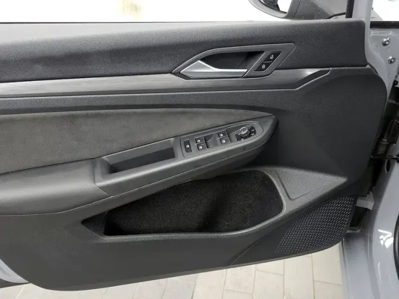 2023 Volkswagen Golf с пробегом 44 375 км