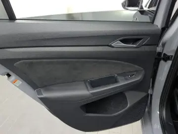2023 Volkswagen Golf с пробегом 44 375 км