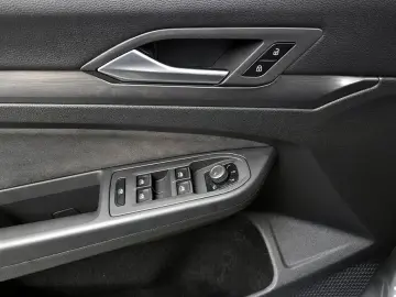 2023 Volkswagen Golf с пробегом 44 375 км