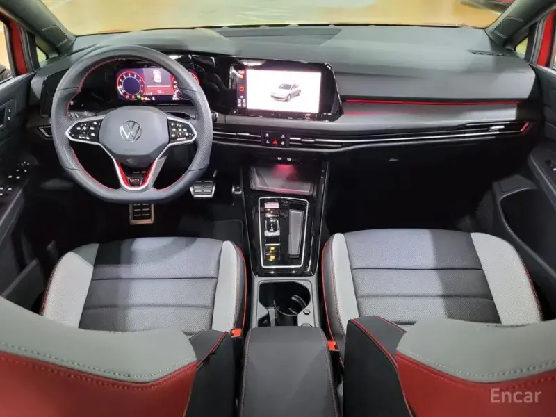 2023 Volkswagen Golf с пробегом 2 100 км