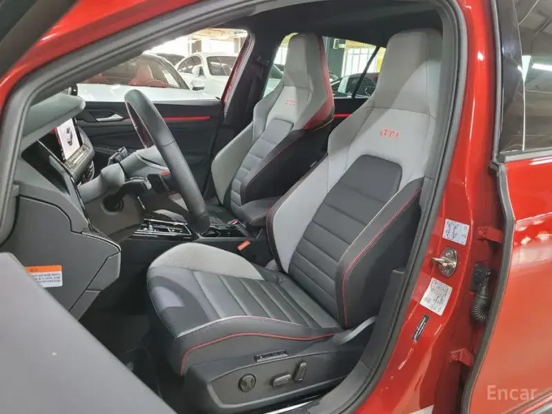 2023 Volkswagen Golf с пробегом 2 100 км