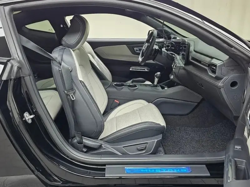 2025 Ford Mustang с пробегом 553 км