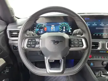 2025 Ford Mustang с пробегом 553 км