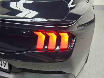 2025 Ford Mustang с пробегом 553 км