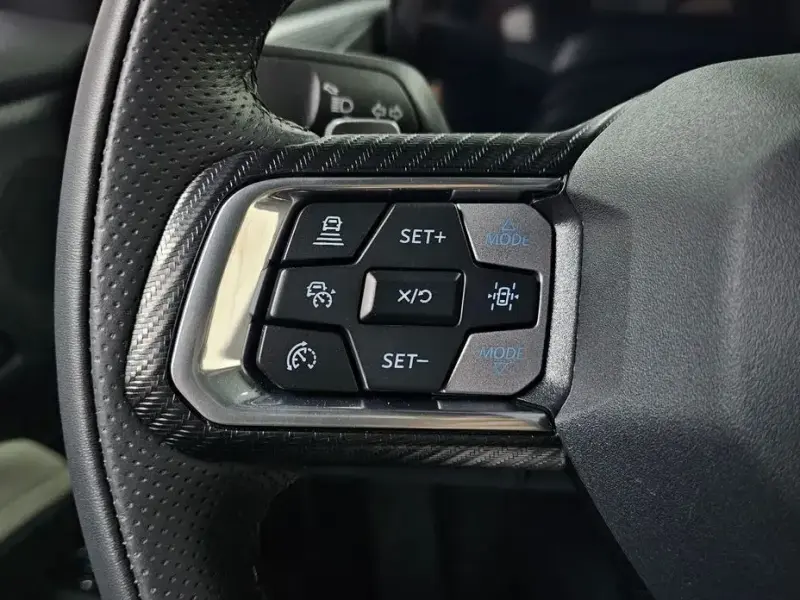 2025 Ford Mustang с пробегом 553 км
