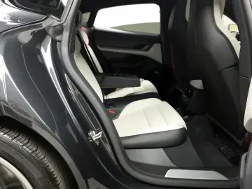 2021 Porsche Taycan с пробегом 26 960 км