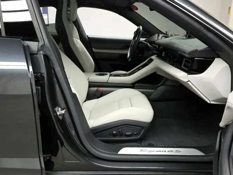 2021 Porsche Taycan с пробегом 26 960 км