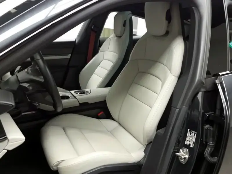 2021 Porsche Taycan с пробегом 26 960 км