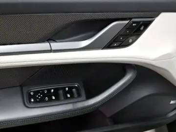 2021 Porsche Taycan с пробегом 26 960 км