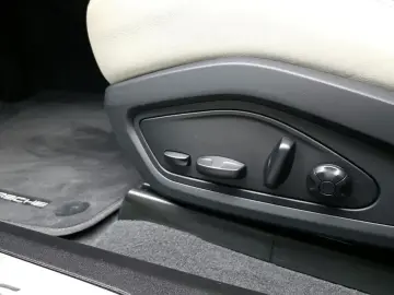 2021 Porsche Taycan с пробегом 26 960 км