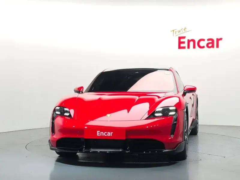 2022 Porsche Taycan с пробегом 8 219 км