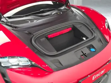 2022 Porsche Taycan с пробегом 8 219 км