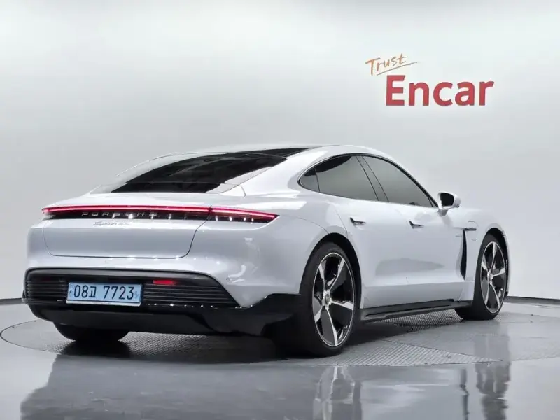 2021 Porsche Taycan с пробегом 41 328 км