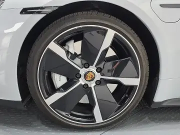 2021 Porsche Taycan с пробегом 41 328 км