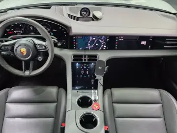 2021 Porsche Taycan с пробегом 41 328 км