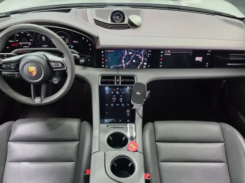 2021 Porsche Taycan с пробегом 41 328 км