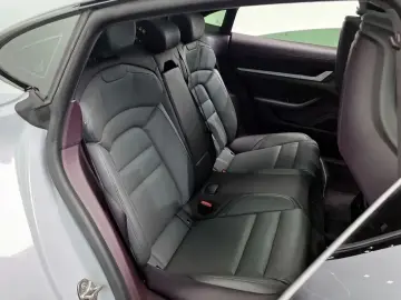 2021 Porsche Taycan с пробегом 41 328 км