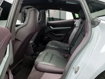 2021 Porsche Taycan с пробегом 41 328 км