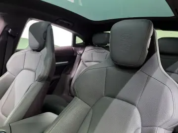 2021 Porsche Taycan с пробегом 41 328 км
