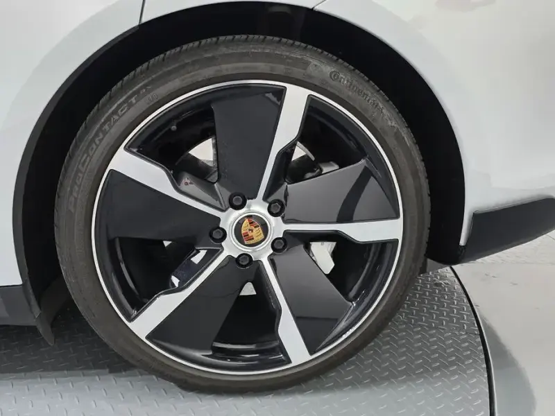 2021 Porsche Taycan с пробегом 41 328 км