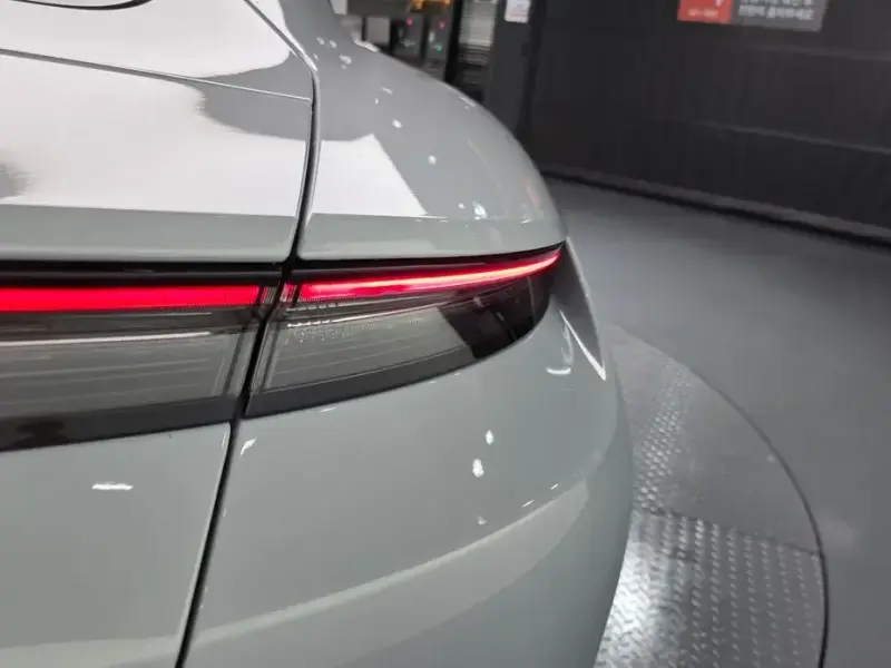 2021 Porsche Taycan с пробегом 41 328 км