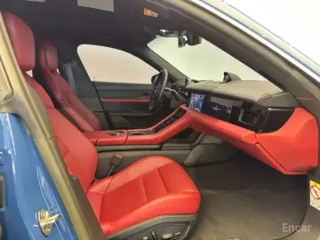 2023 Porsche Taycan с пробегом 30 836 км