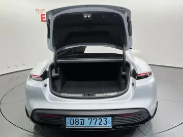 2021 Porsche Taycan с пробегом 41 328 км