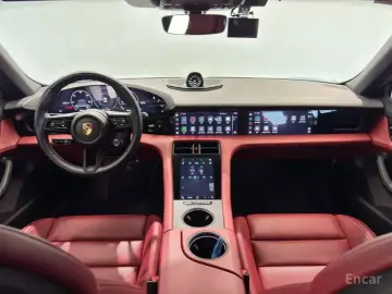 2023 Porsche Taycan с пробегом 30 836 км