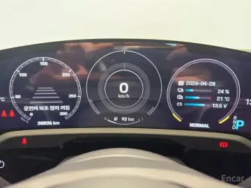 2023 Porsche Taycan с пробегом 30 836 км