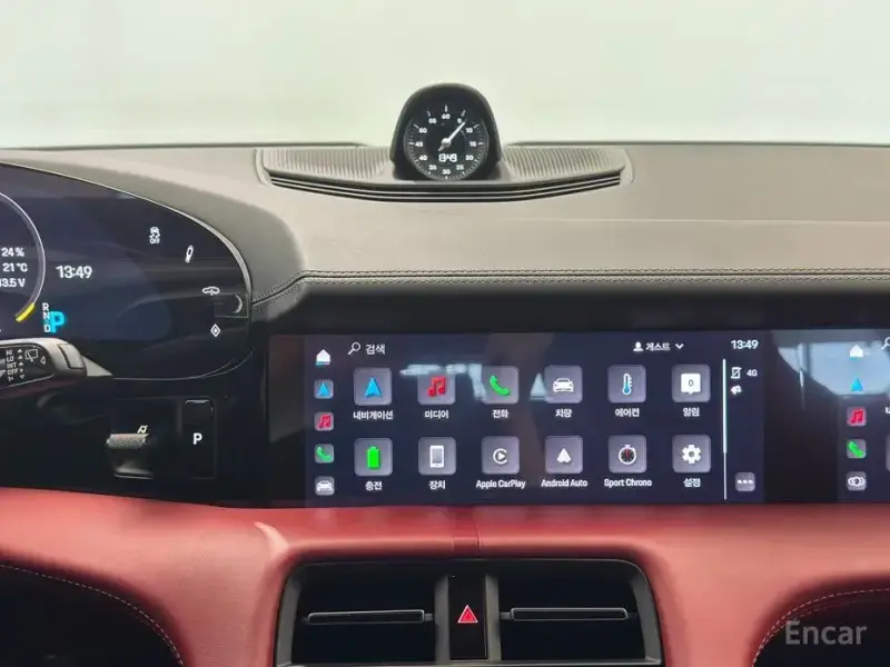 2023 Porsche Taycan с пробегом 30 836 км