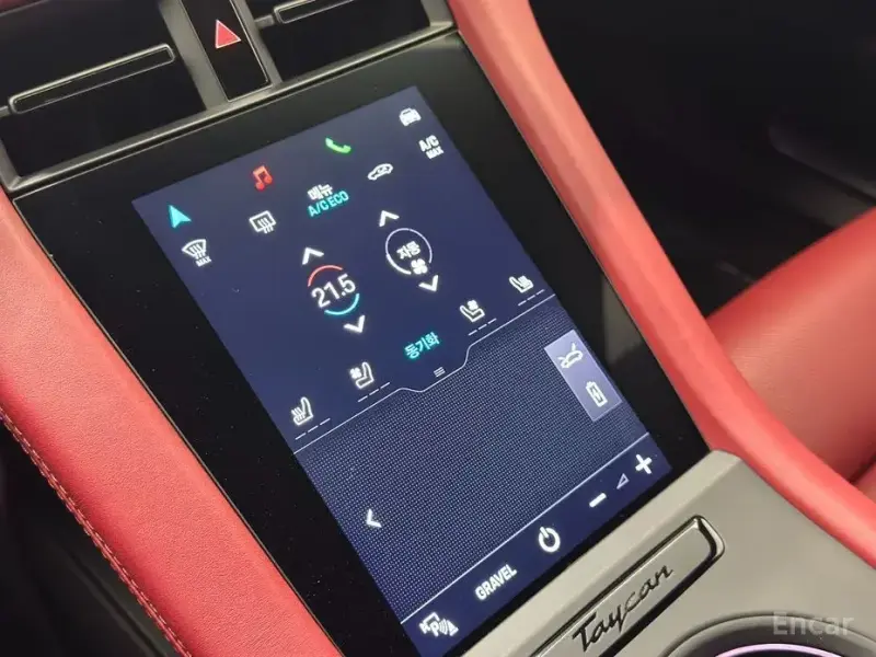 2023 Porsche Taycan с пробегом 30 836 км