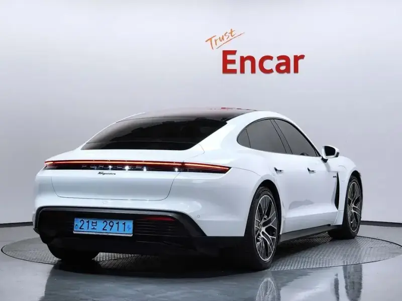 2021 Porsche Taycan с пробегом 40 572 км