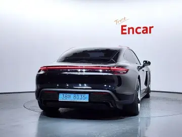2022 Porsche Taycan с пробегом 54 452 км