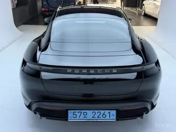 2021 Porsche Taycan с пробегом 34 000 км