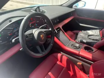 2023 Porsche Taycan с пробегом 13 000 км