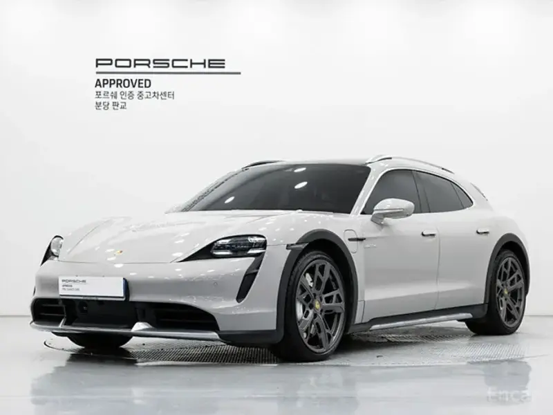 2023 Porsche Taycan с пробегом 21 090 км
