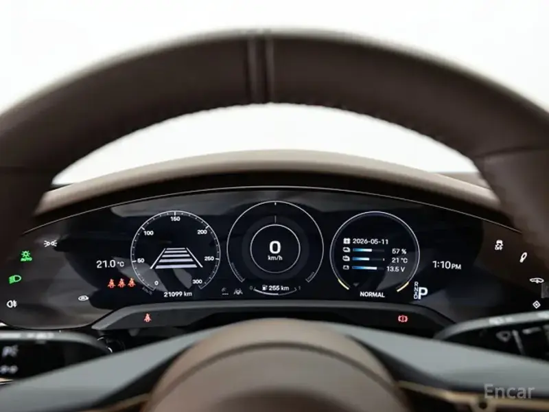 2023 Porsche Taycan с пробегом 21 090 км