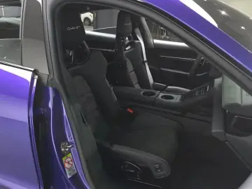 2025 Porsche Taycan с пробегом 9 546 км