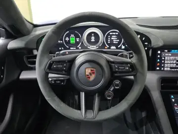 2025 Porsche Taycan с пробегом 9 546 км