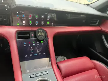 2025 Porsche Taycan с пробегом 21 500 км