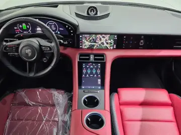 2024 Porsche Taycan с пробегом 14 264 км