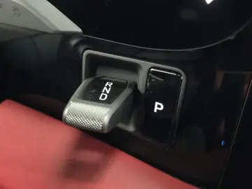 2024 Porsche Taycan с пробегом 14 264 км