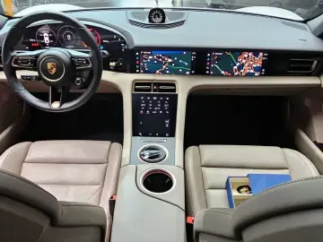 2024 Porsche Taycan с пробегом 19 059 км